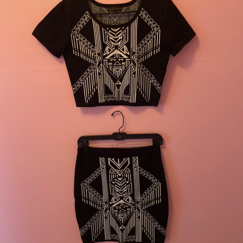 Black Maze Outfit
